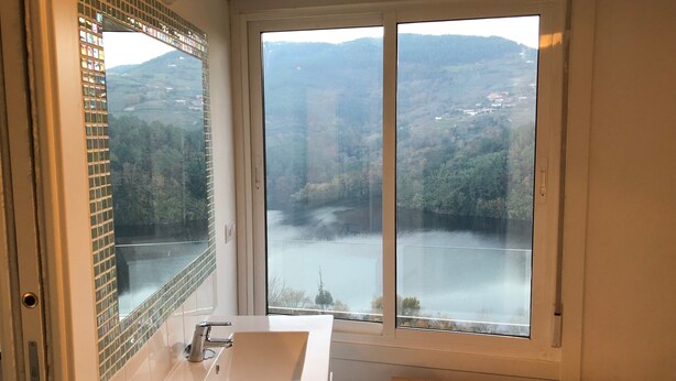 Panoramic Cottage, 2 Bedrooms, River View, Mountainside | Bathroom - Casa Campacinas (Panton)