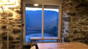 Panoramic Cottage, 2 Bedrooms, River View, Mountainside | In-room dining - Casa Campacinas (Panton)