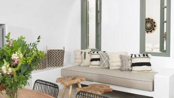 Traditional House, 2 Bedrooms, Private Pool (Plunge) | Egyptian cotton sheets, premium bedding, in-room safe, soundproofing