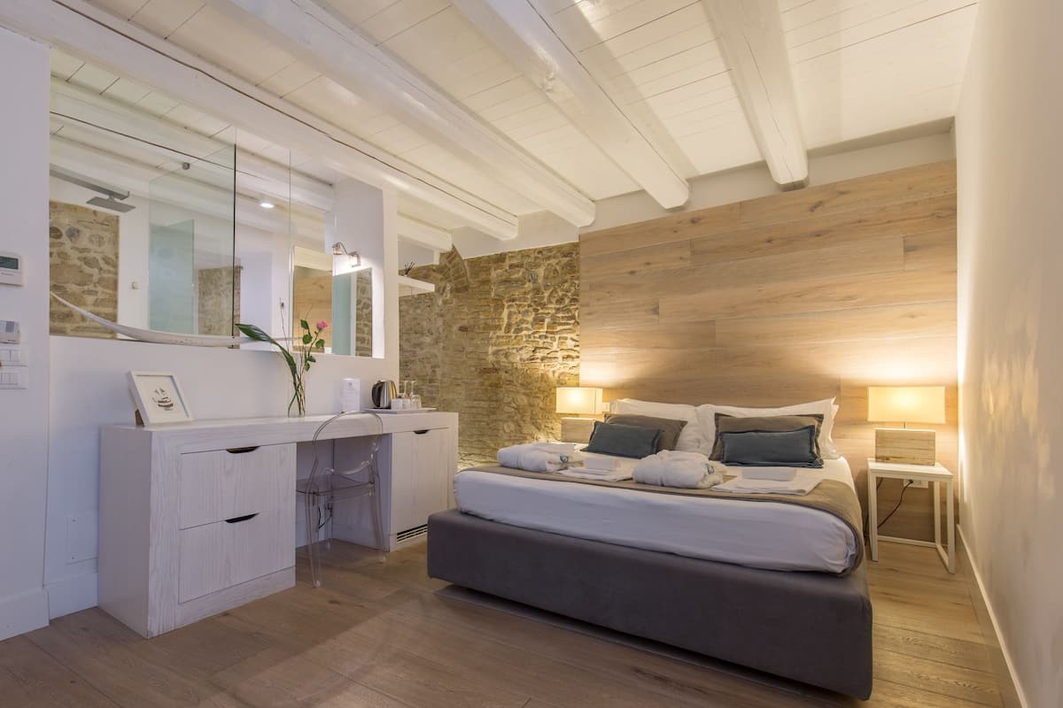 1 bedroom, premium bedding, down duvets, memory-foam beds
