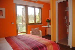 Apartment, 2 Bedrooms | Minibar, desk, soundproofing, free WiFi