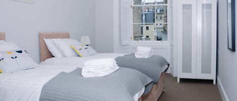 สแตนดาร์ดอพาร์ทเมนท์ | 2 ห้องนอน, ห้องเก็บเสียง, เปลนอนเด็กแบบพกพา, อินเทอร์เน็ตแบบใช้สาย (ฟรี)