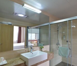 Superior Double Room | Bathroom | Shower, eco-friendly toiletries, hair dryer, slippers