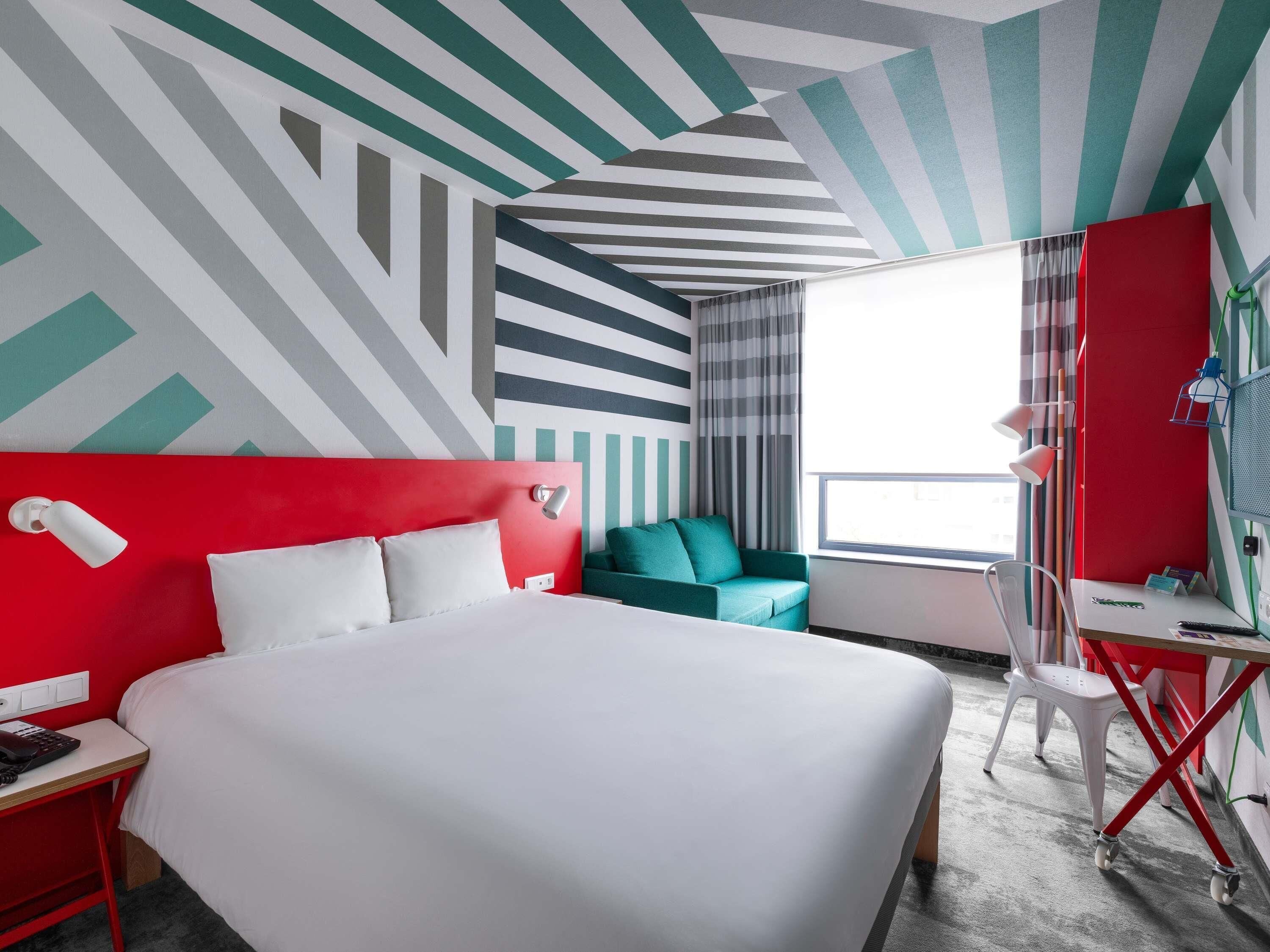 Quarto superior, 1 cama de casal e sofá-cama | Escrivaninha, cortinas blackout, quartos à prova de som, berços grátis