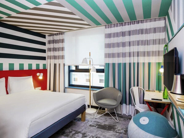 Standard Room, 1 Double Bed | Desk, blackout curtains, soundproofing, free cots/infant beds