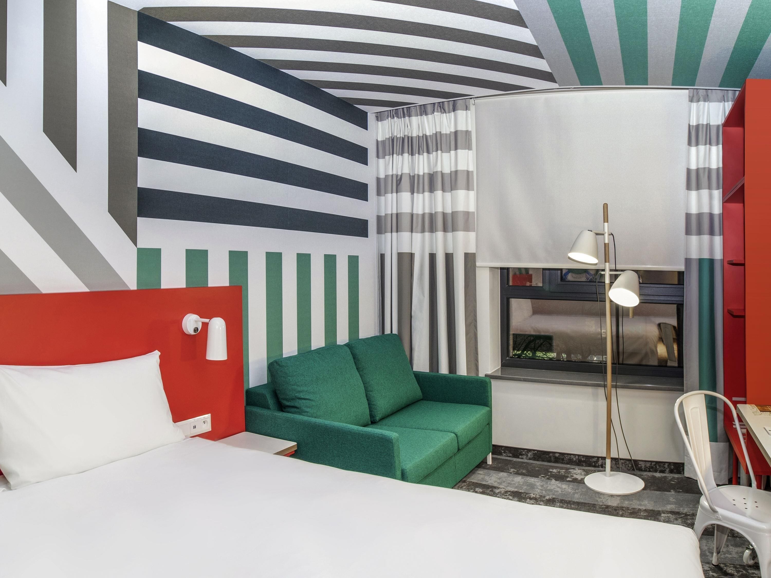 Superior-Zimmer, 1 Doppelbett und Schlafsofa | Schreibtisch, Verdunkelungsvorhänge, schallisolierte Zimmer