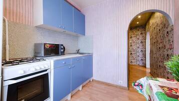 Apartment | Eigene Küche | Kühlschrank, Mikrowelle, Ofen, Wasserkocher mit Kaffee-/Teezubehör