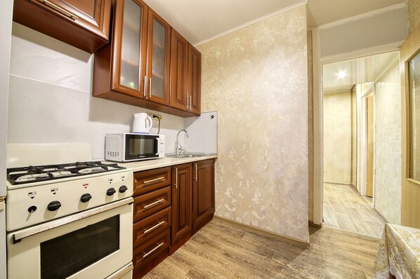 Apartment | Eigene Küche | Kühlschrank, Mikrowelle, Ofen, Herdplatte