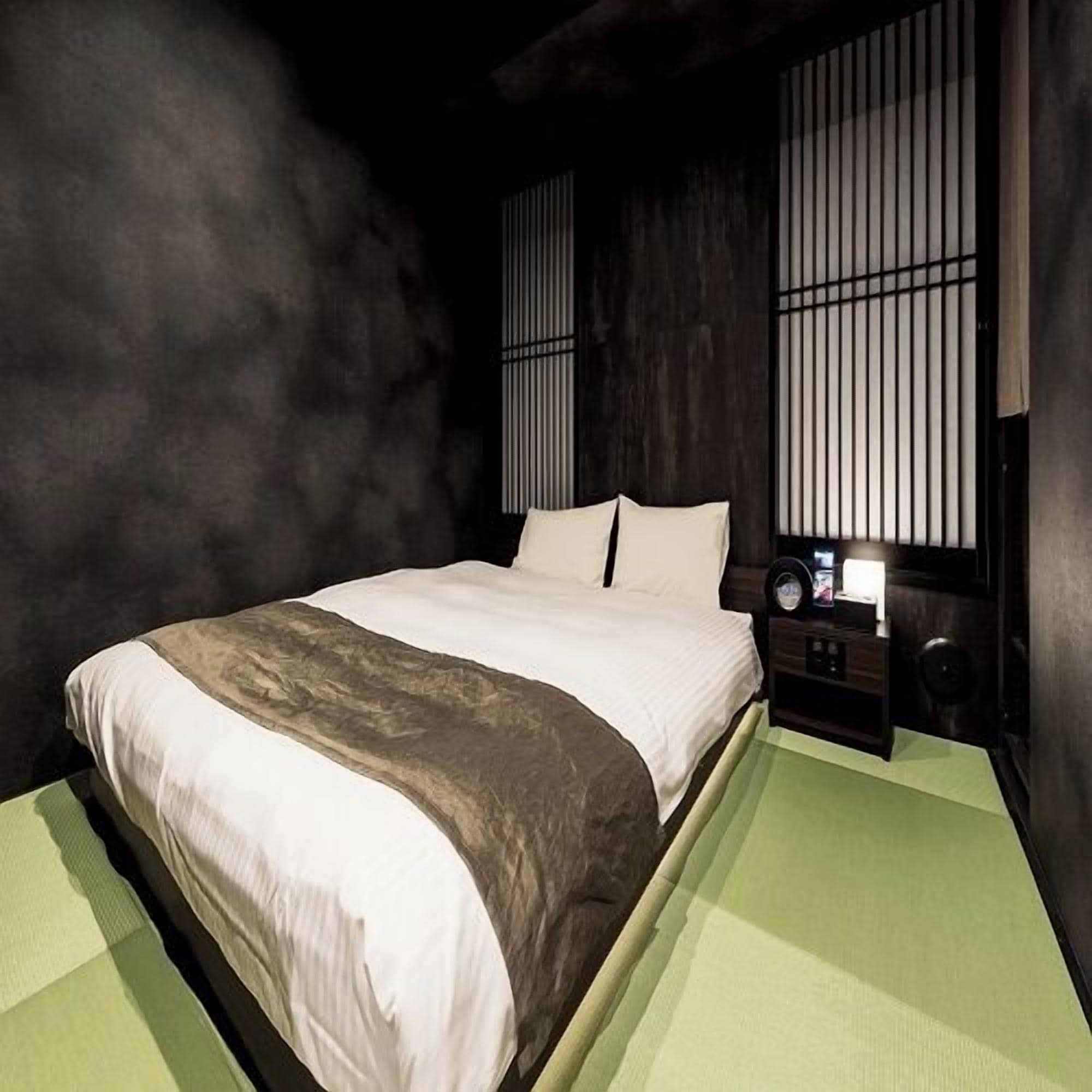 In-room safe, blackout curtains, free WiFi, bed sheets