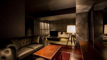 Suite Premium, Bebas Asap Rokok | Brankas, tirai kedap cahaya, Wi-Fi gratis, dan seprai linen