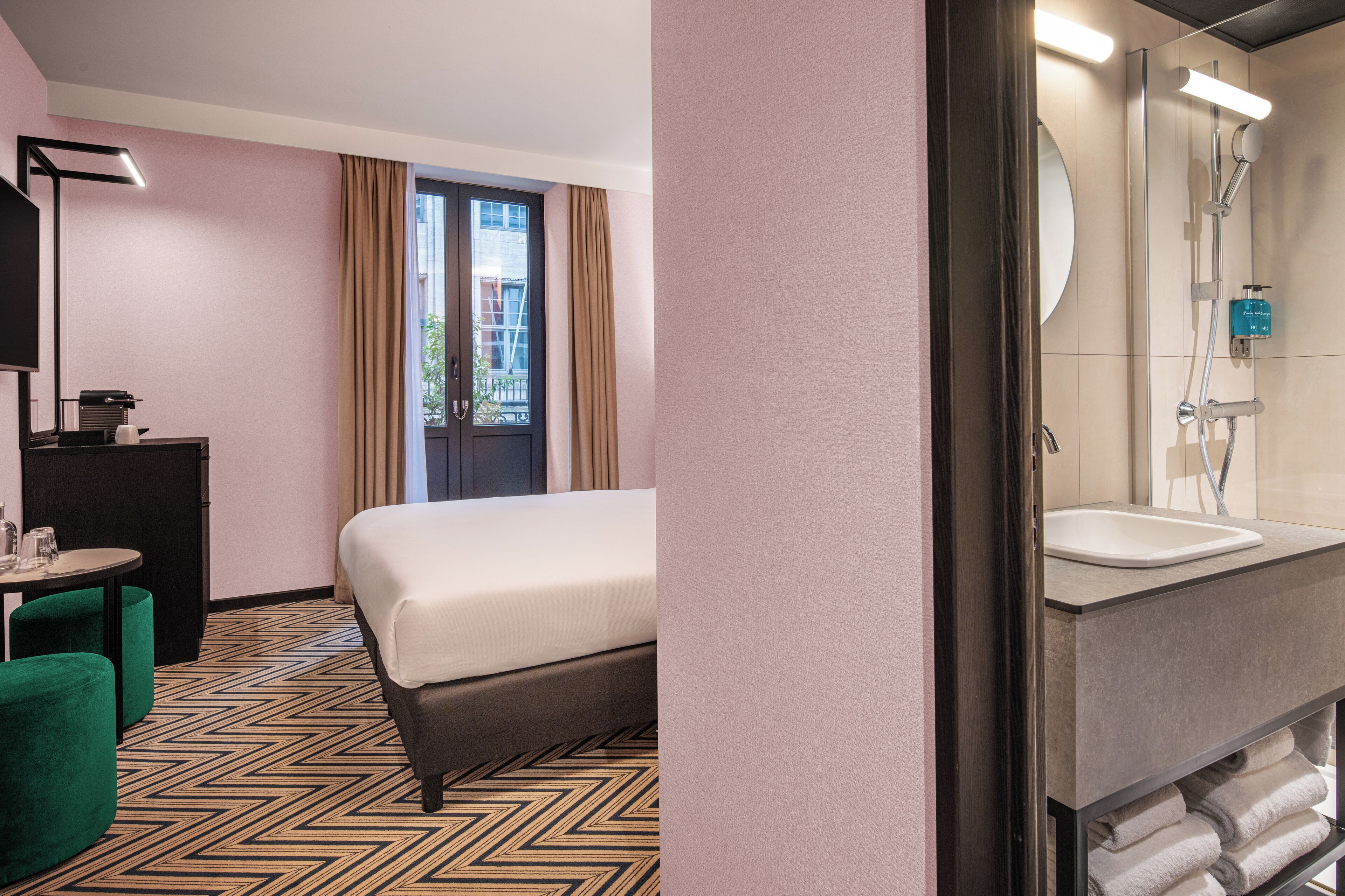 standard room | 1 bedroom, premium bedding, in-room safe, blackout curtains