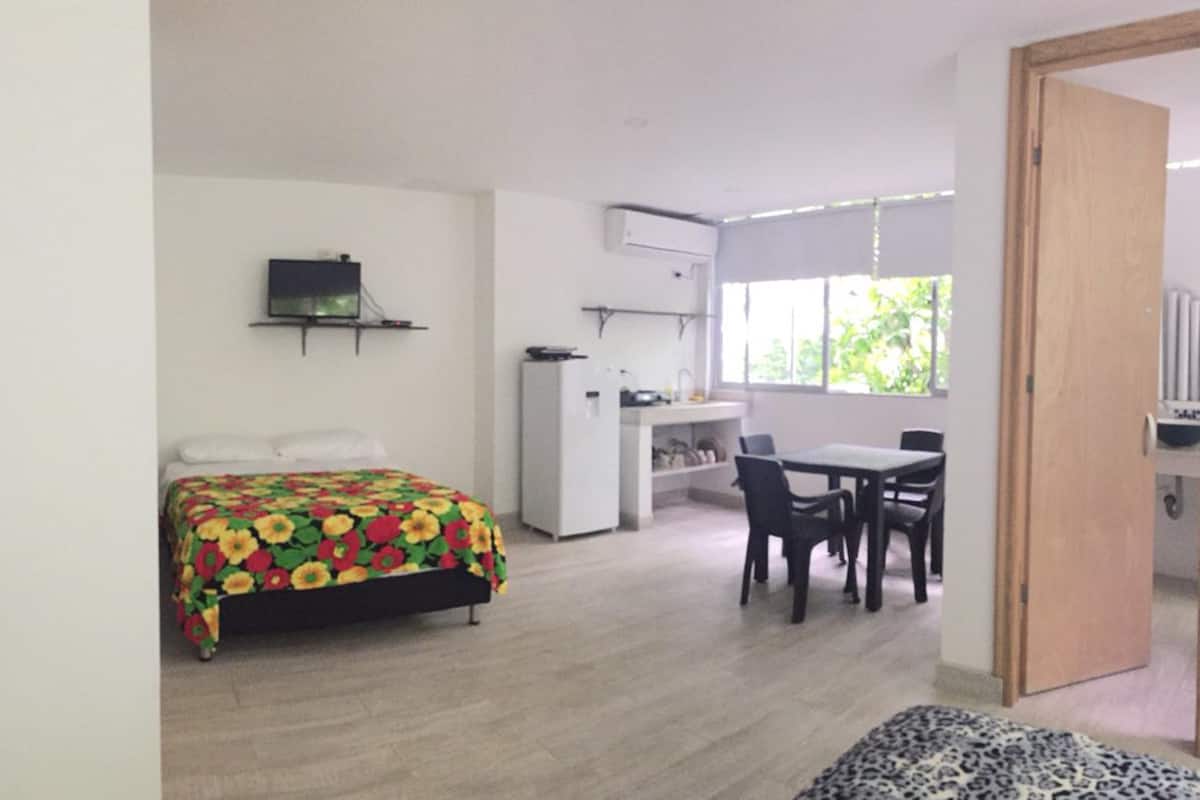 double room, 2 double beds | laptop workspace, free wifi