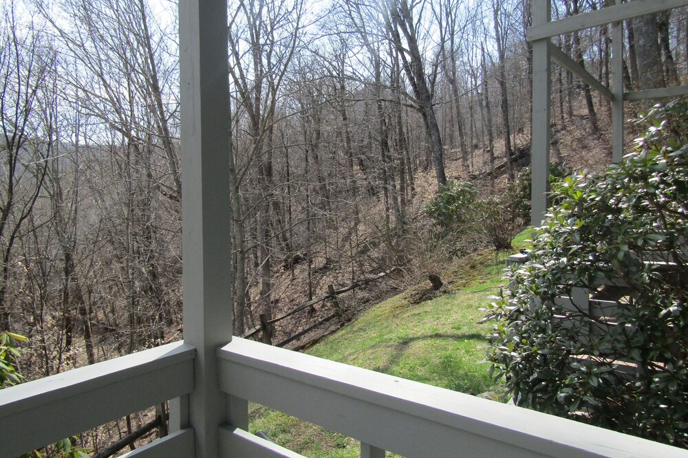 Huge 3 Bedroom Condo in Skyleaf. Rented by Sugar Mountain Lodging, Inc.