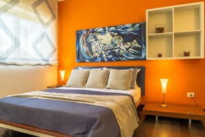 3 habitaciones, tabla de planchar con plancha, wifi y ropa de cama