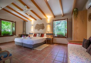 4 bedrooms, iron/ironing board, free WiFi, bed sheets - CASA EN MOSCARI - Villa with private pool in Binibona (Selva). Free WiFi (Selva)