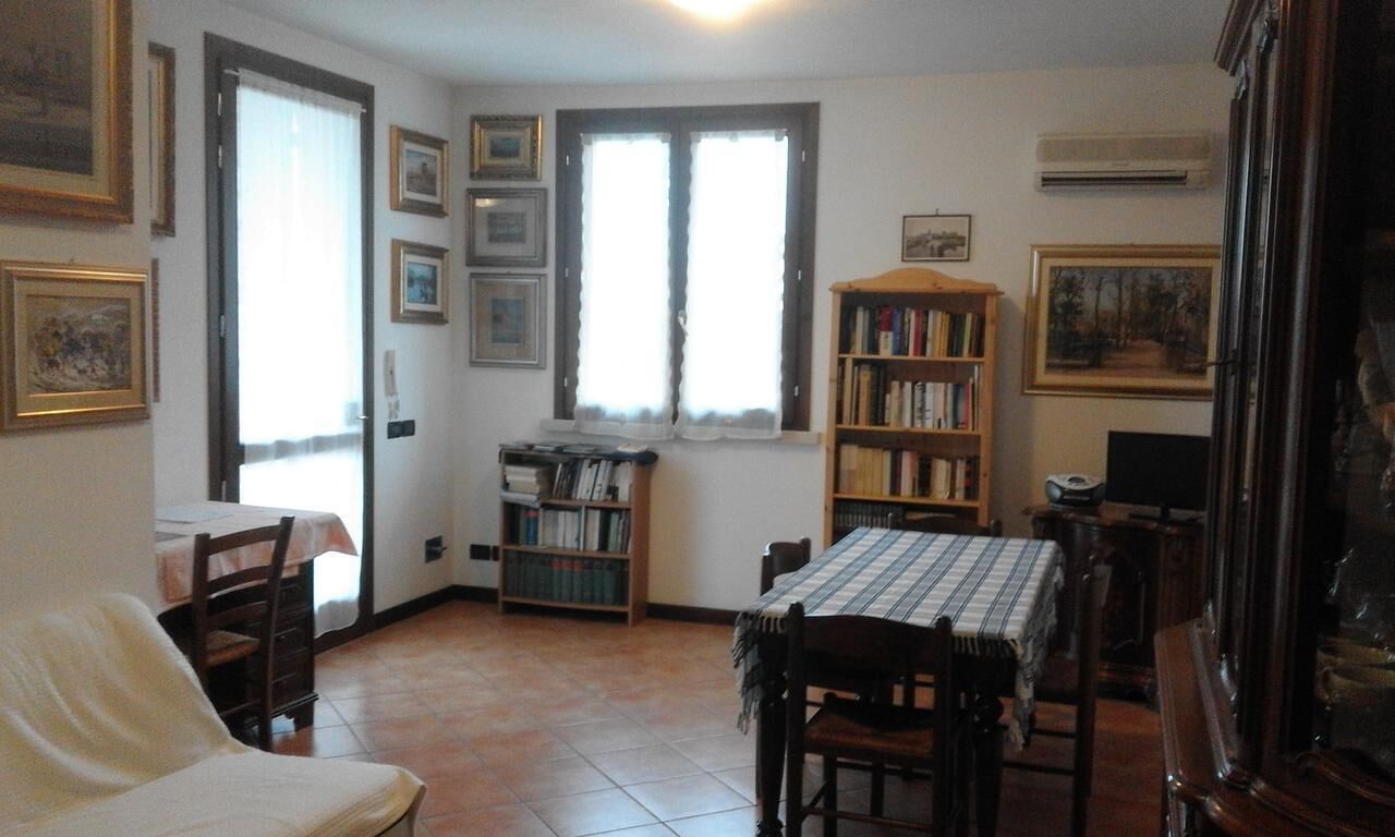 Tägliches inbegriffenes kontinentales Frühstück