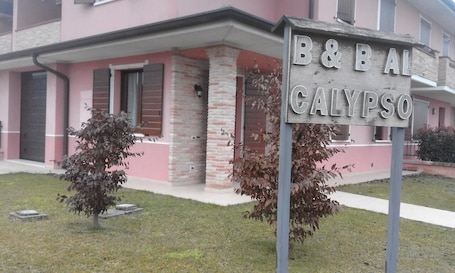 Exterior. B&B Al Calypso