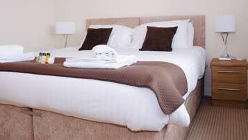 Casa familiar, 3 habitaciones | 1 habitación, ropa de cama de alta calidad, escritorio y insonorización