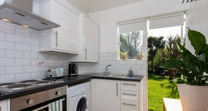 2BD Garden Flat in South London