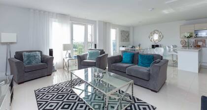 Luxurious Central Edinburgh Apartment - Sleeps 6