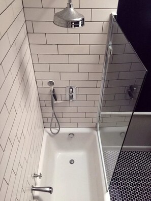 Apartment (2 Bedrooms) | Bathroom - 2 Bedroom Flat in Islington (London)