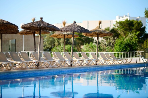 2 outdoor pools, open 10:00 AM to 6:00 PM, pool umbrellas, sun loungers -    AluaSun Cala Antena – All Inclusive (Manacor)