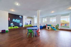 Children’s play area – indoor -    AluaSun Cala Antena – All Inclusive (Manacor)