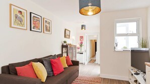 Apartment (2 Bedrooms) | Living room - Charming Riverside Apartment Near City (Dublin)