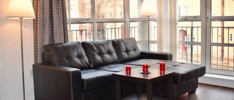 Lejlighed (2 Bedrooms) | Stue | Tv