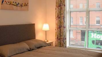 Apartment (2 Bedrooms) | 2 bedrooms, premium bedding, laptop workspace, iron/ironing board