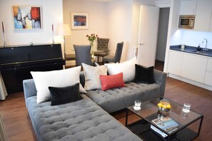 Apartment, 1 Bedroom | Living room