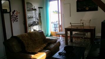 Studio, teras | Area keluarga