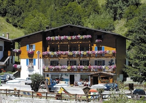 Front of property - Albergo Genzianella (Rocca Pietore)