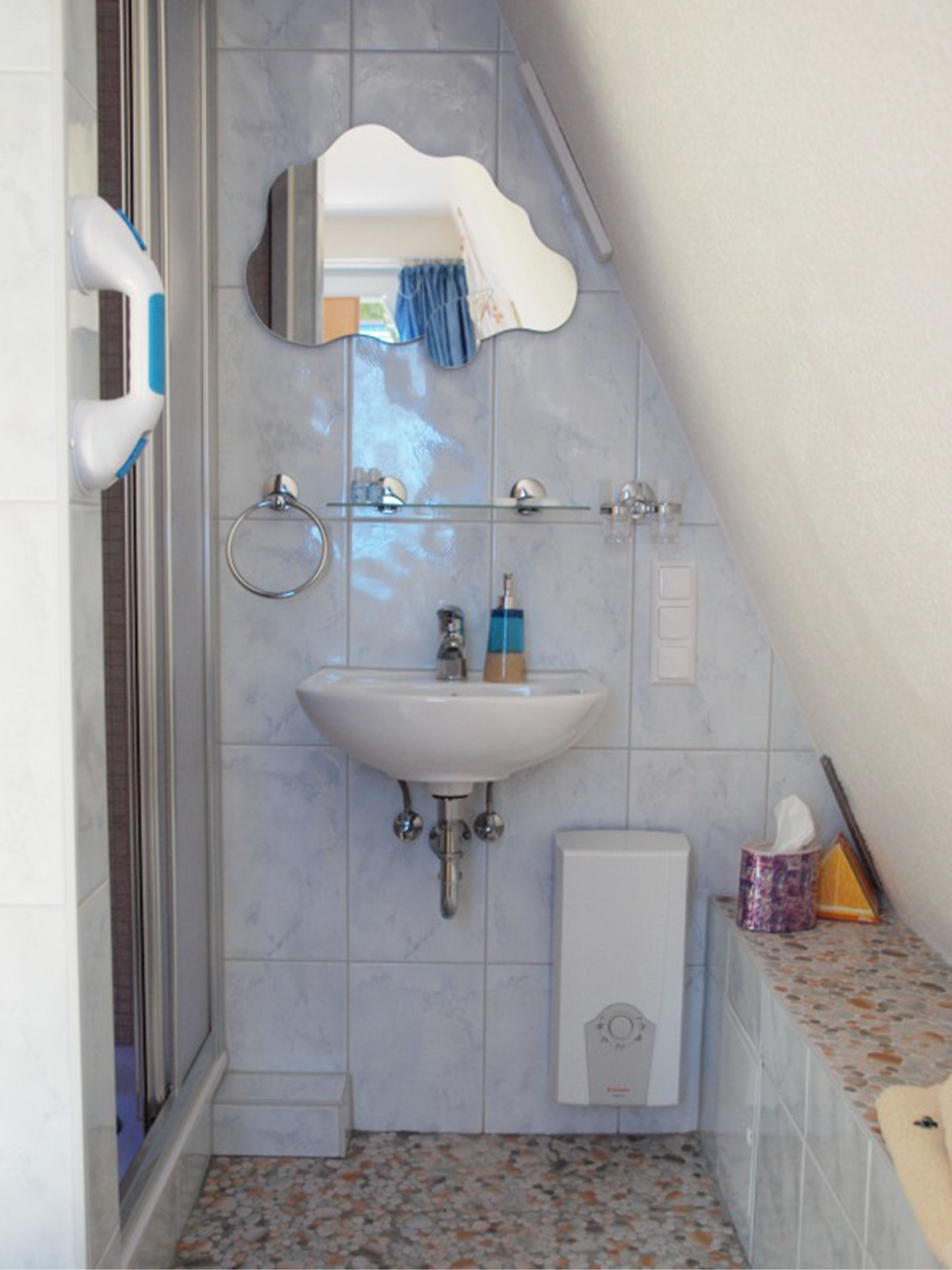 Haus Orchidee | Badezimmer | Dusche, Haartrockner, Handtücher