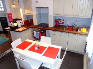 Tower Cottage | Private kitchen - Tower Cottage (Rye)