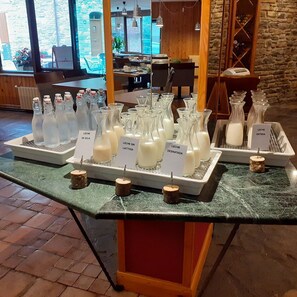 Petit déjeuner buffet servi tous les jours en supplément