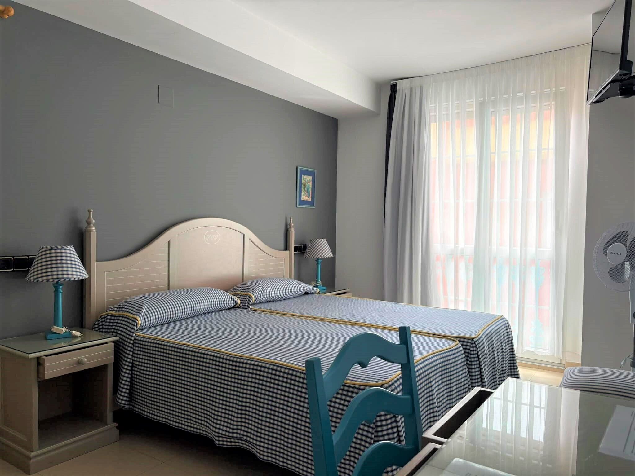 Habitación con 1 cama doble o 2 individuales | Wifi gratis y ropa de cama