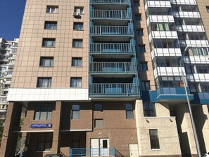 Front of property - Apartment Hanaka Skryabina 8 (Moscow)