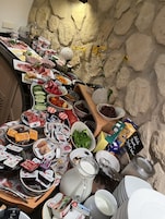 Se ofrece un desayuno bufé (9.5 EUR por persona)