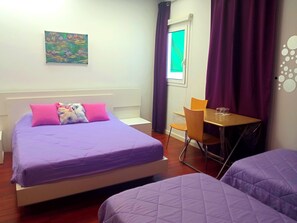 Dundyner, individuelt dekorert, individuelt innredet og skrivebord