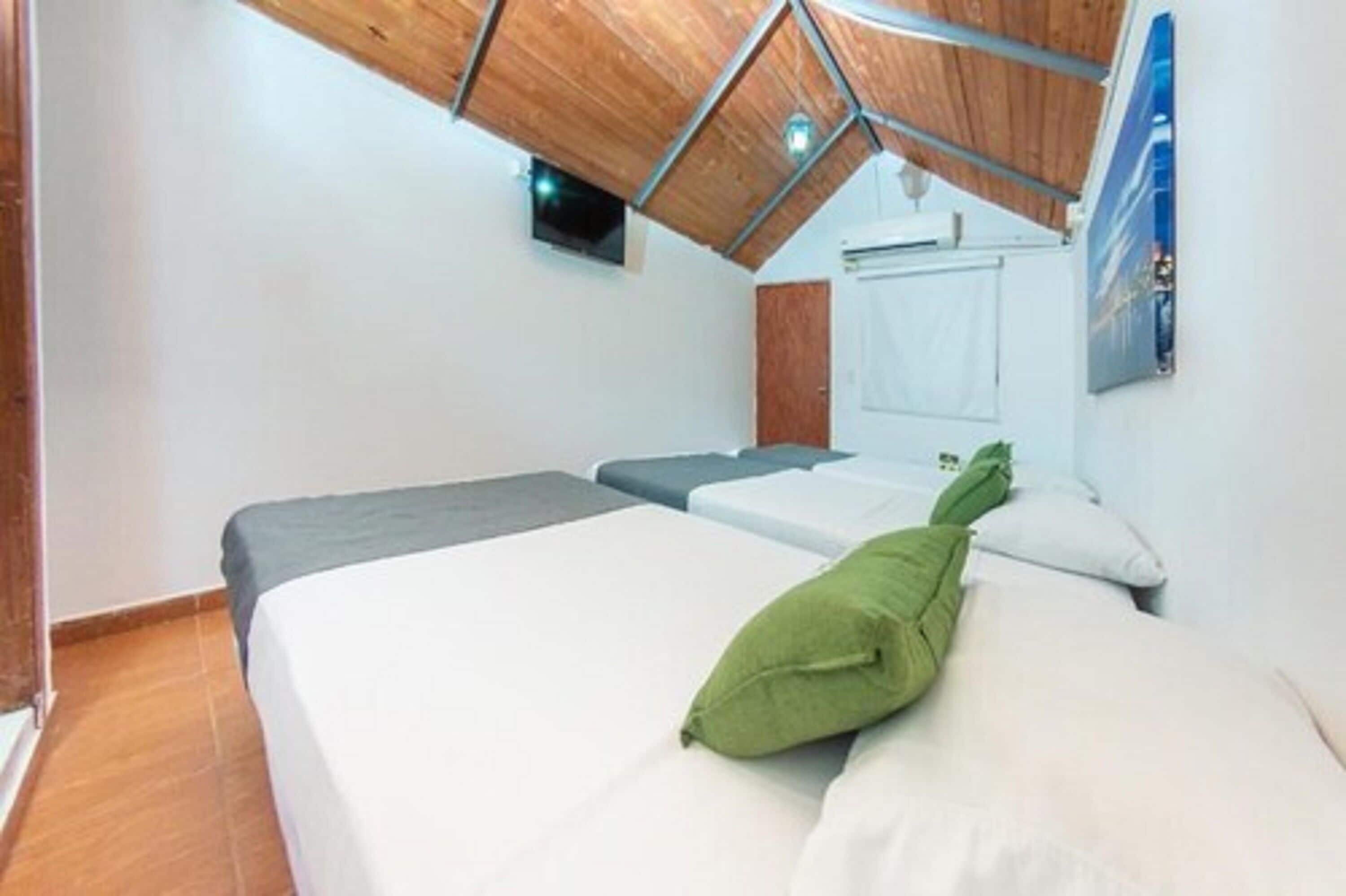 triple room | in-room safe, free wifi, bed sheets