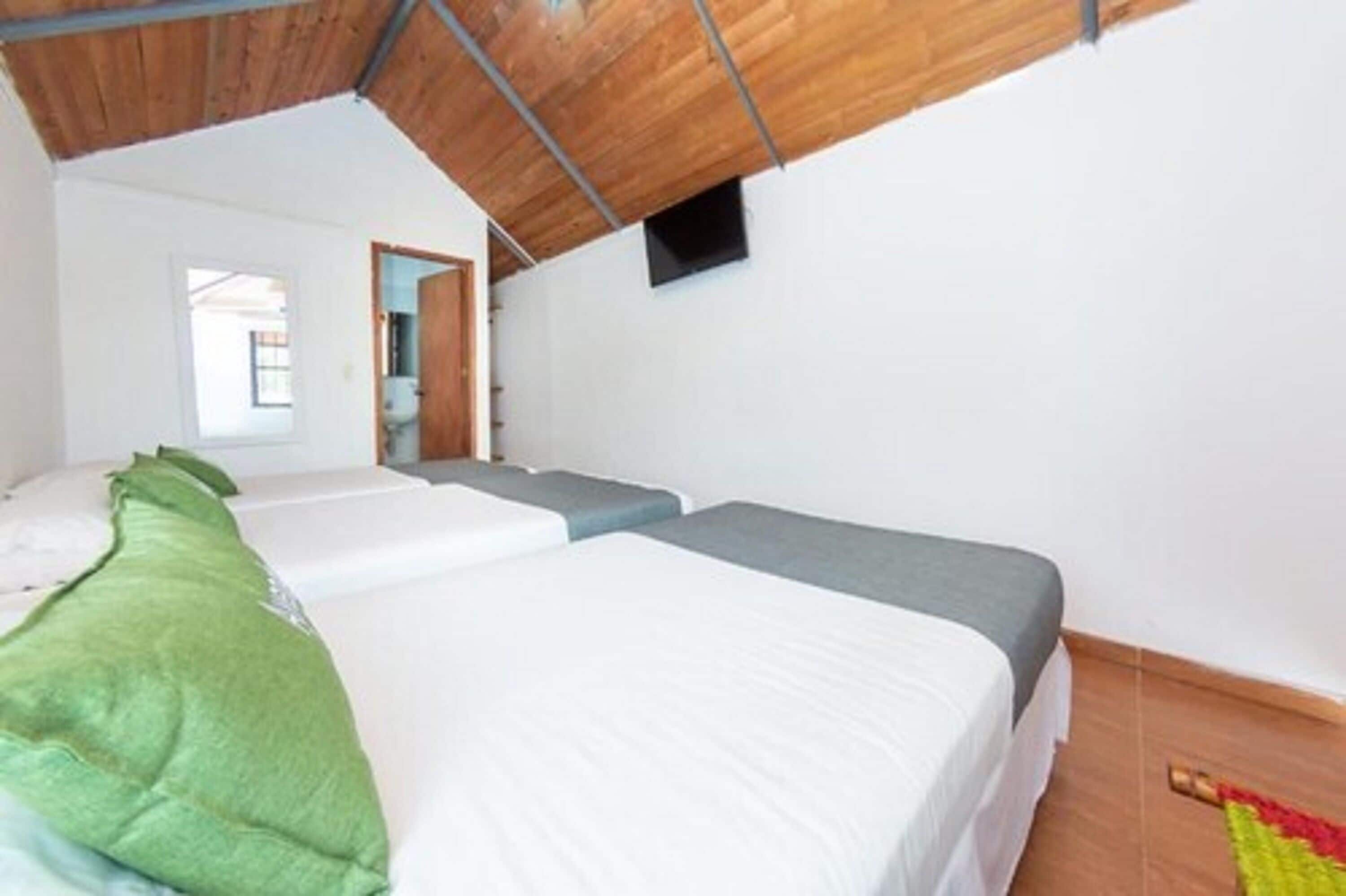 triple room | in-room safe, free wifi, bed sheets