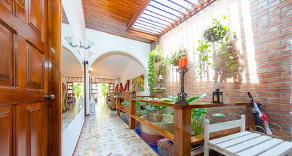 Hotel Ayenda Casa Cano 1805
