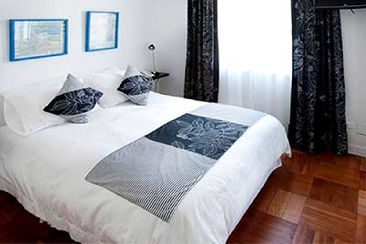 1 habitación, minibar, caja de seguridad en la habitación y escritorio