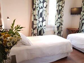 Standard Double Room | 1 bedroom, minibar, in-room safe, desk