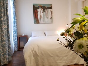 Quarto casal standard | 1 quarto, frigobar, cofres nos quartos, escrivaninha
