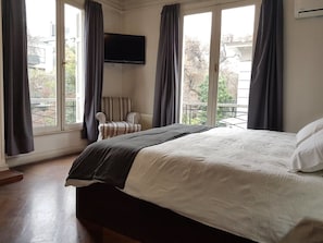 Standard-Doppelzimmer | 1 Schlafzimmer, Minibar, Zimmersafe, Schreibtisch