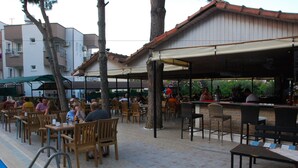 Poolside bar - Angora Hotel Side (Manavgat)
