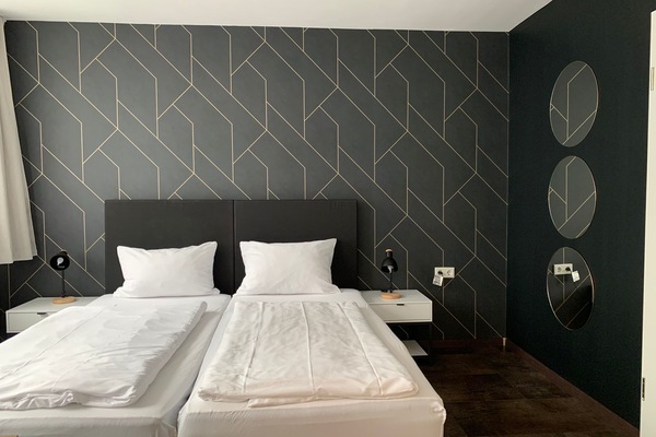 Double Room | Desk, soundproofing, WiFi (free), bed sheets