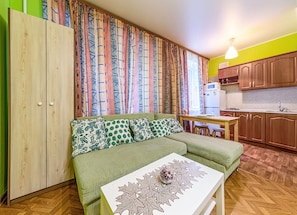 Estudio | Tabla de planchar con plancha, wifi gratis, ropa de cama